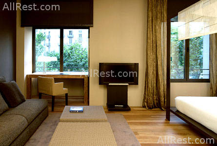 Hotel Omm 13